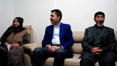 Kurum, Yeni Köy Evlerinde Aileyi Ziyaret Etti