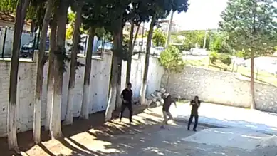 CHP'li Başkan Zabıtalara Saldırdı!