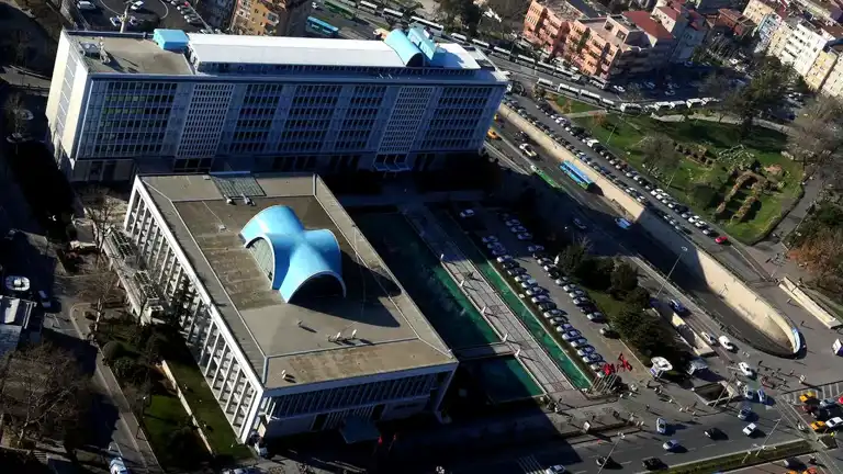 İBB Yolsuzluk Soruşturması: 24 Şirkete Kayyım İBB Yolsuzluk Soruşturması: 24 Şirkete Kayyım